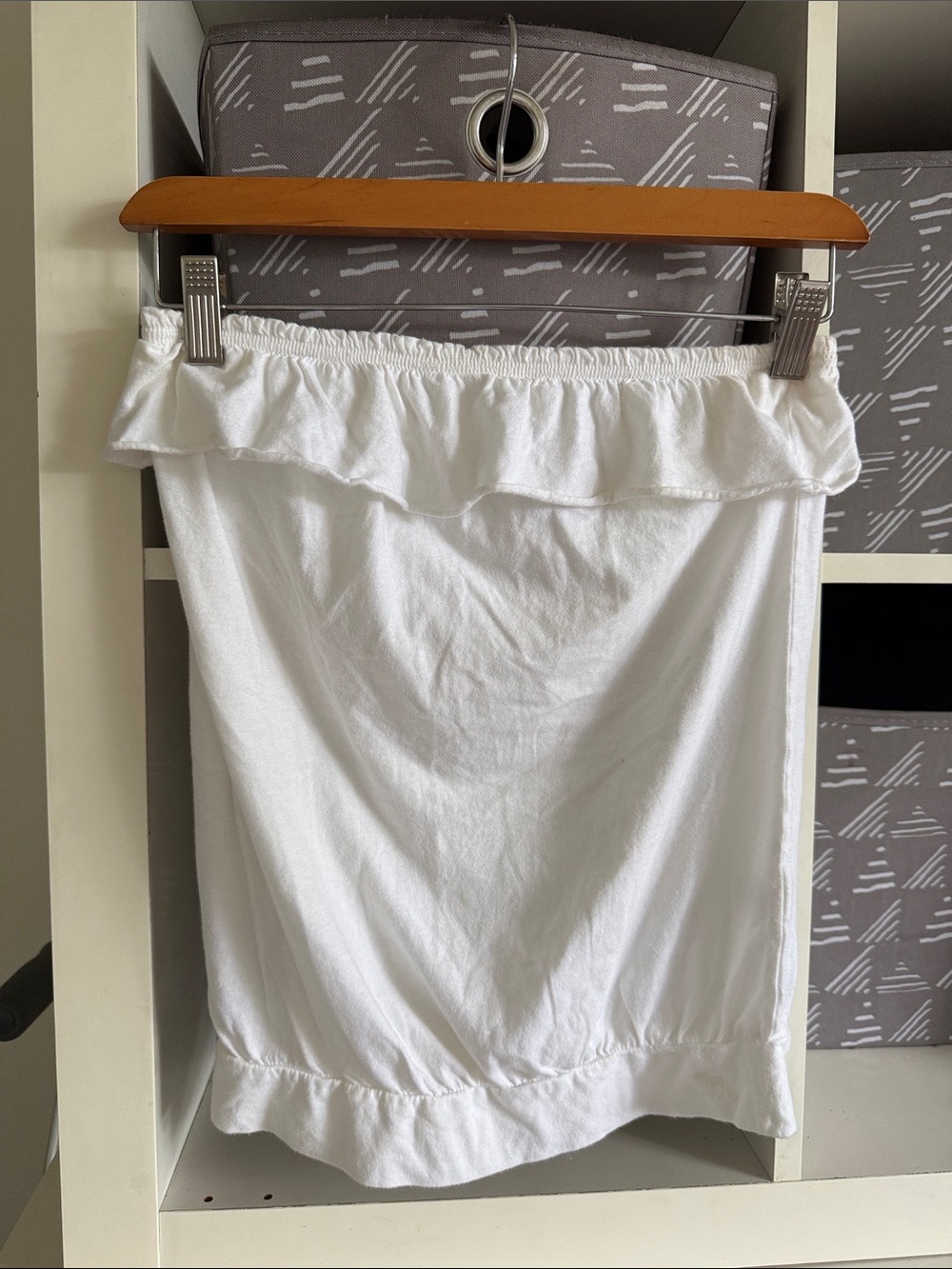 Abercrombie & Fitch White Ruffle Strapless Mini Top